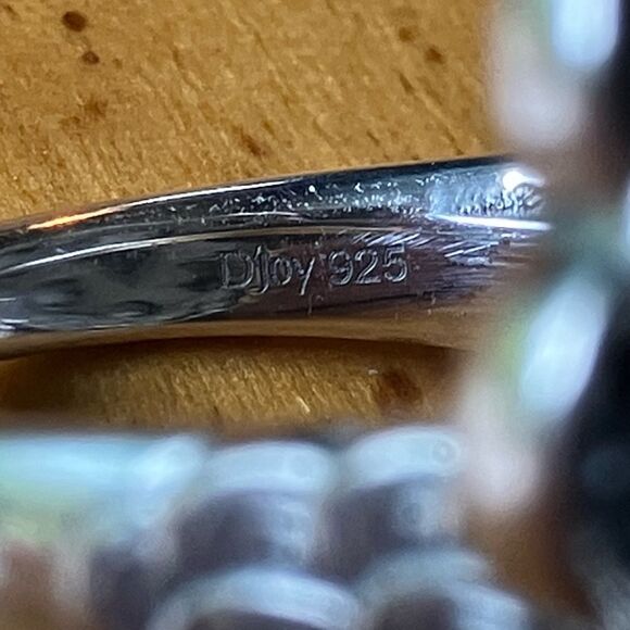 Genuine White Buffalo Sterling Silver Cocktail Ring Size 7 - Picture 9 of 9